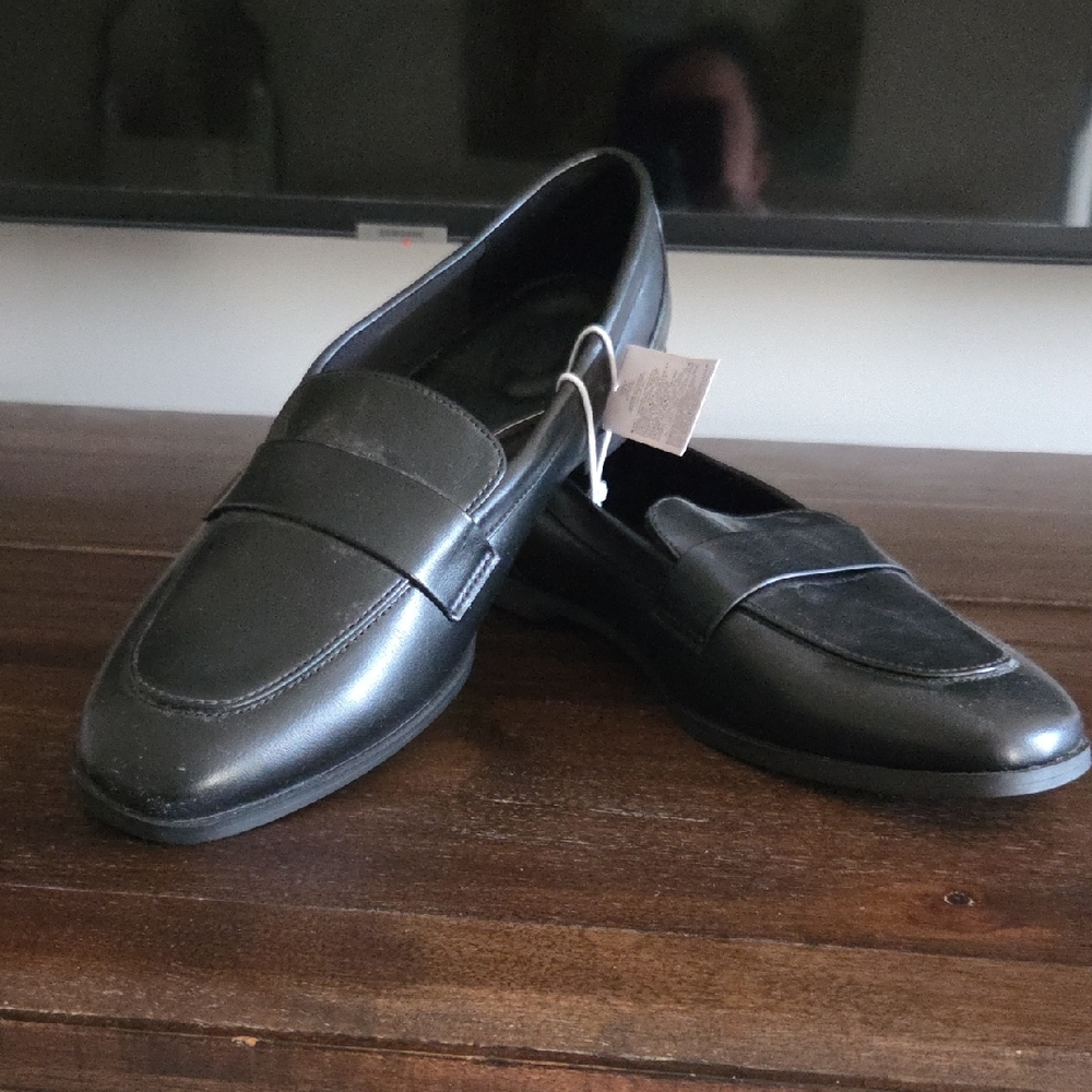 Classic Women's Black Leather Penny Loafers